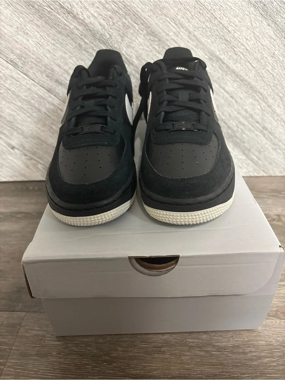 Nike | Air Force 1 Black And Bone Low-Top Sneakers Size 6.5Y